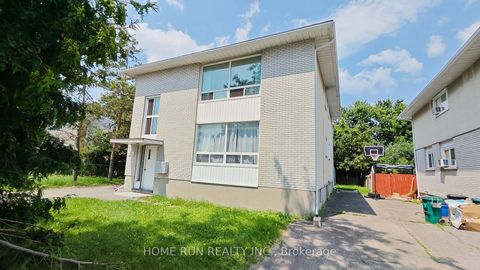 Photo 2 at 1023 Meadowlands Drive, Nepean (Carleton Square), Ottawa
