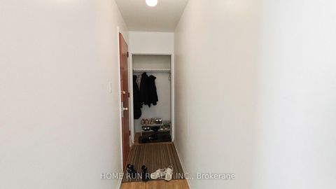Photo 5 at 1023 Meadowlands Drive, Nepean (Carleton Square), Ottawa