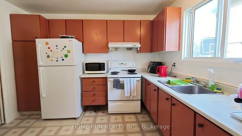 Photo 10 at 1023 Meadowlands Drive, Nepean (Carleton Square), Ottawa