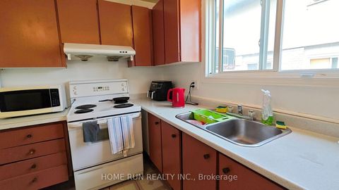 Photo 11 at 1023 Meadowlands Drive, Nepean (Carleton Square), Ottawa