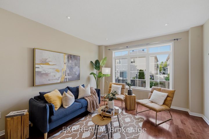 Photo 1 at 118 Laramie Crescent, Nepean (Stonebridge), Ottawa