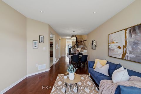 Photo 7 at 118 Laramie Crescent, Nepean (Stonebridge), Ottawa