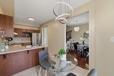 Photo 12 at 118 Laramie Crescent, Nepean (Stonebridge), Ottawa