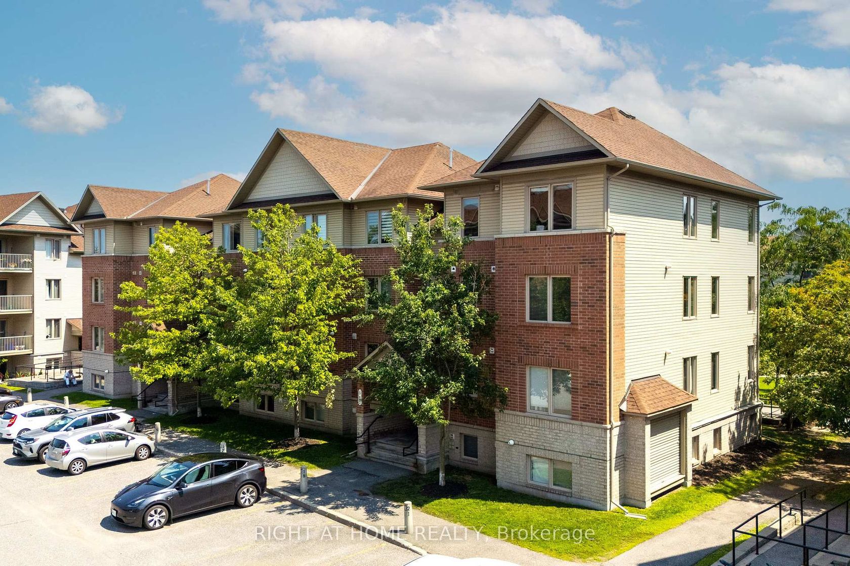 8 - 585 Stonefield Private, Nepean (Barrhaven East), Ottawa 