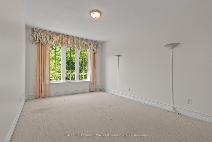 Photo 15 at 110 Heathercrest Private, Nepean (Stonebridge), Ottawa