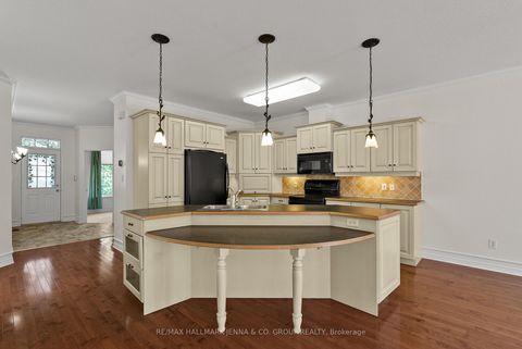 Photo 8 at 110 Heathercrest Private, Nepean (Stonebridge), Ottawa