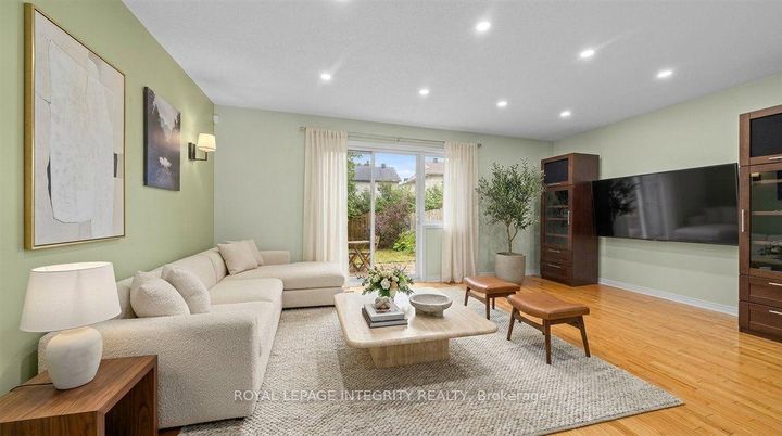 Photo 5 at 69 ROYAL FIELD Crescent, Nepean (Longfields), Ottawa
