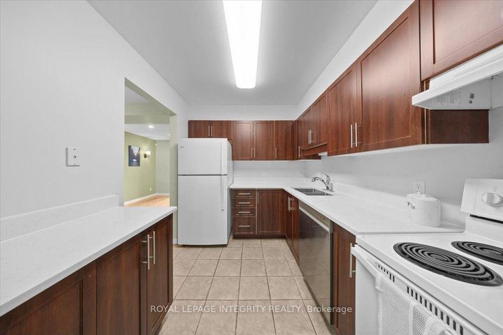 Photo 12 at 69 ROYAL FIELD Crescent, Nepean (Longfields), Ottawa