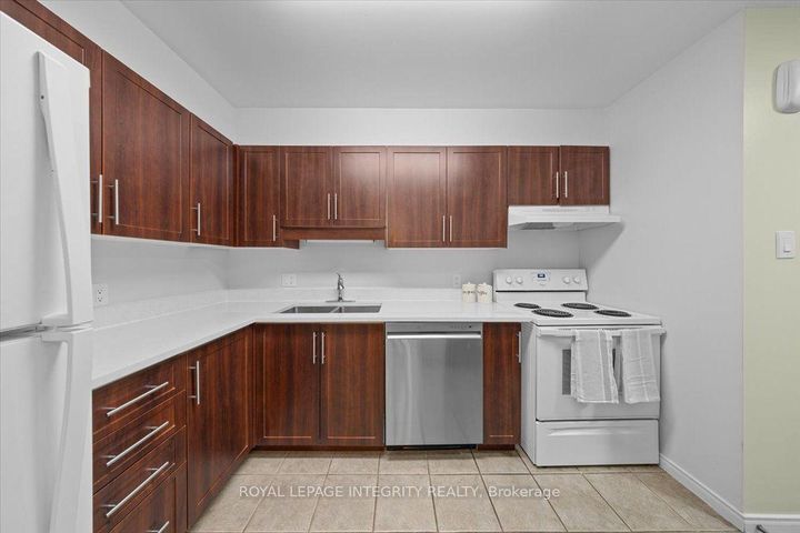 Photo 13 at 69 ROYAL FIELD Crescent, Nepean (Longfields), Ottawa