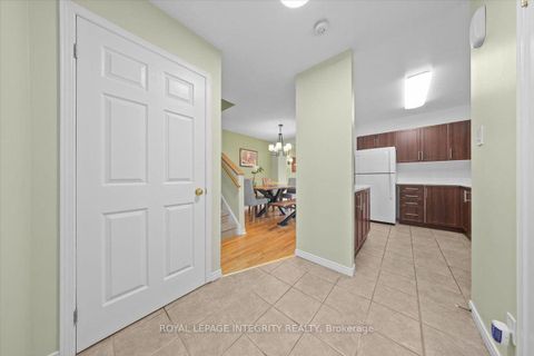 Photo 3 at 69 ROYAL FIELD Crescent, Nepean (Longfields), Ottawa