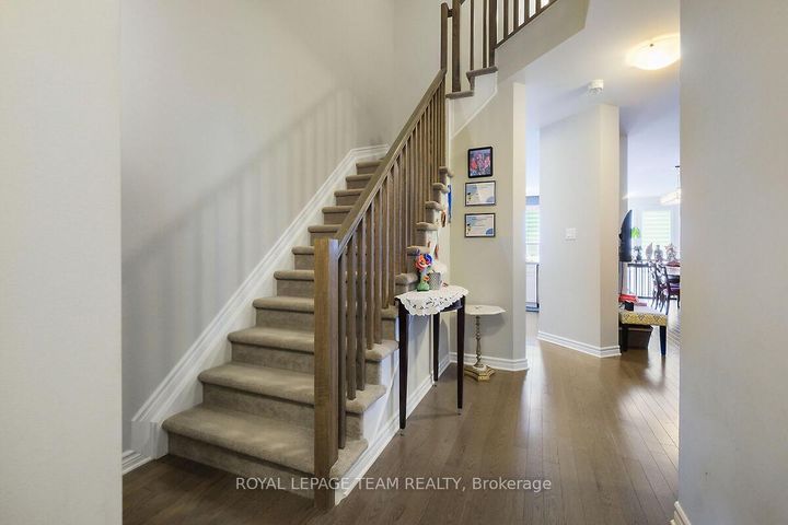 Photo 2 at 253 Fergus Crescent, Nepean (Cedargrove/Fraserdale), Ottawa