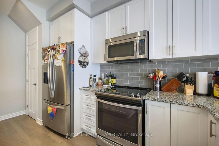 Photo 18 at 253 Fergus Crescent, Nepean (Cedargrove/Fraserdale), Ottawa