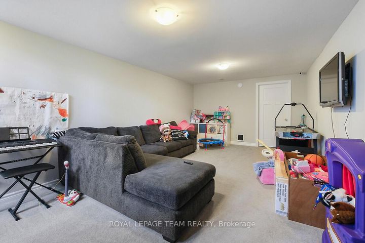 Photo 42 at 253 Fergus Crescent, Nepean (Cedargrove/Fraserdale), Ottawa