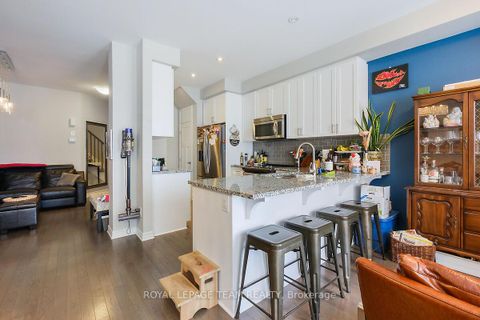 Photo 12 at 253 Fergus Crescent, Nepean (Cedargrove/Fraserdale), Ottawa