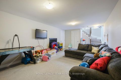 Photo 40 at 253 Fergus Crescent, Nepean (Cedargrove/Fraserdale), Ottawa