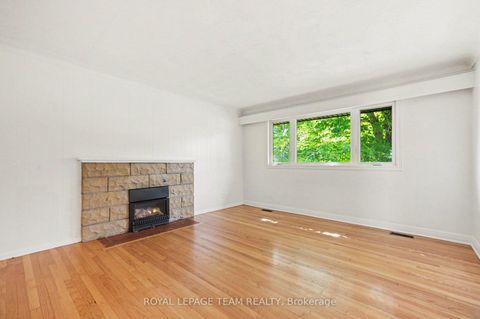 Photo 4 at 3 Donna Street, Nepean (Meadowlands/Crestview), Ottawa