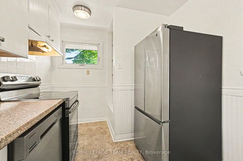 Photo 16 at 3 Donna Street, Nepean (Meadowlands/Crestview), Ottawa