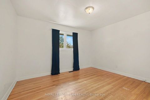 Photo 17 at 3 Donna Street, Nepean (Meadowlands/Crestview), Ottawa