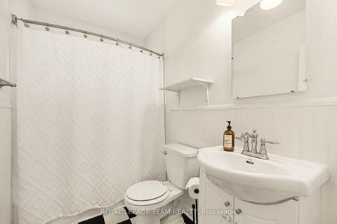 Photo 24 at 3 Donna Street, Nepean (Meadowlands/Crestview), Ottawa