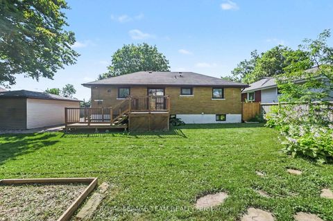Photo 37 at 3 Donna Street, Nepean (Meadowlands/Crestview), Ottawa
