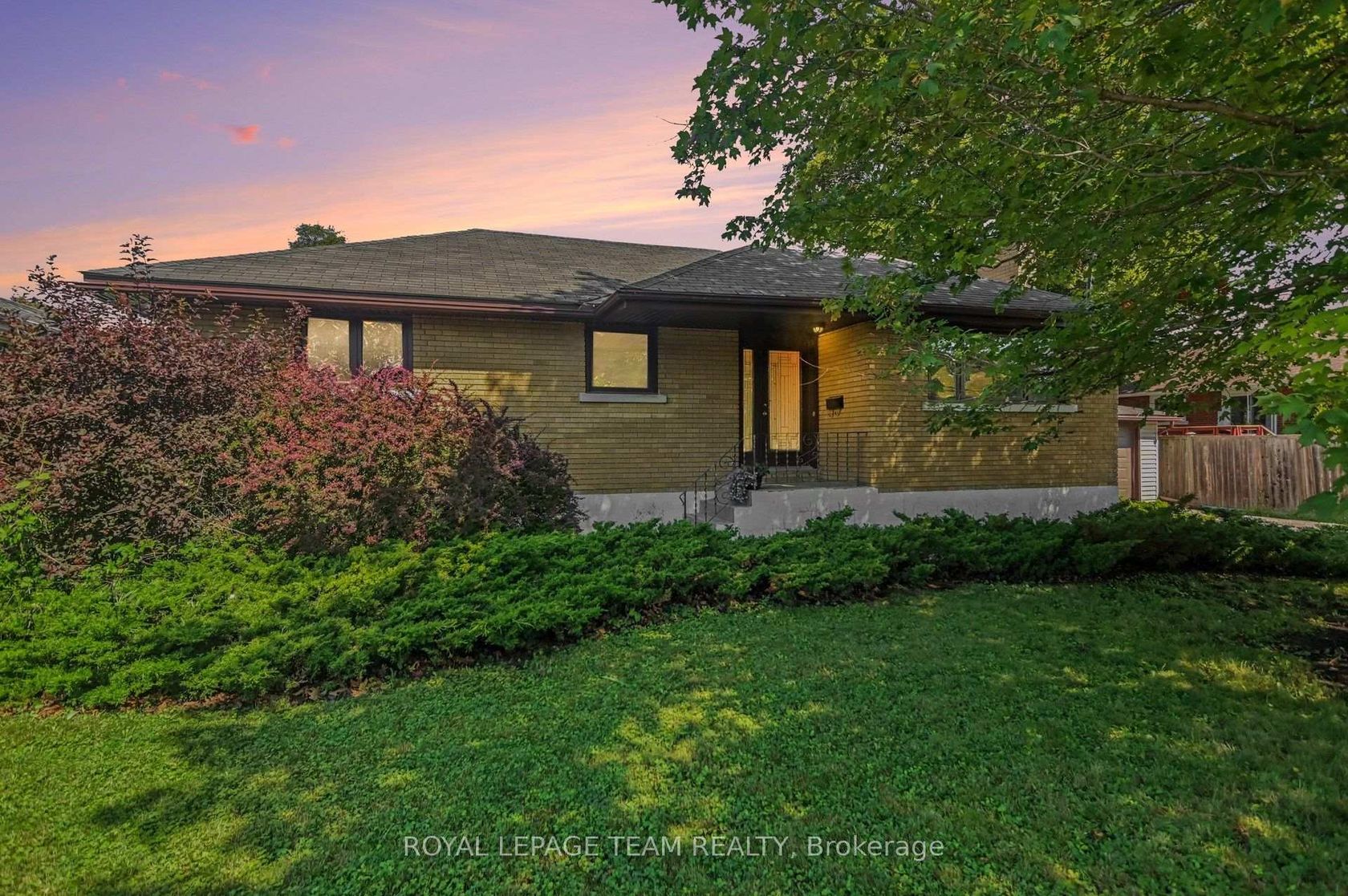 3 Donna Street, Nepean (Meadowlands/Crestview), Ottawa 