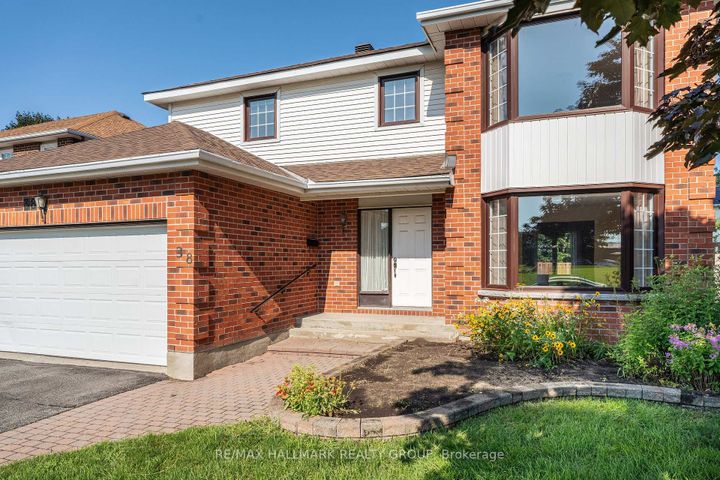 Photo 2 at 38 Bateman Drive, Nepean (Manordale), Ottawa
