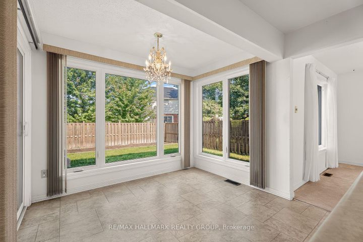 Photo 13 at 38 Bateman Drive, Nepean (Manordale), Ottawa
