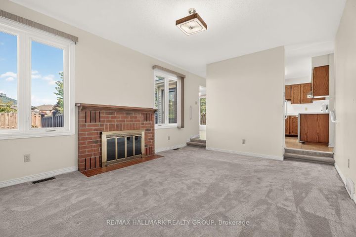 Photo 14 at 38 Bateman Drive, Nepean (Manordale), Ottawa