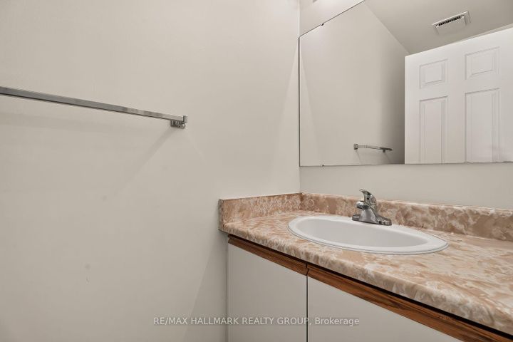 Photo 17 at 38 Bateman Drive, Nepean (Manordale), Ottawa