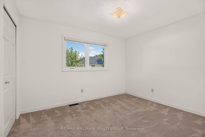 Photo 27 at 38 Bateman Drive, Nepean (Manordale), Ottawa
