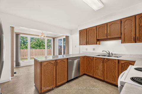Photo 10 at 38 Bateman Drive, Nepean (Manordale), Ottawa