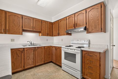 Photo 11 at 38 Bateman Drive, Nepean (Manordale), Ottawa