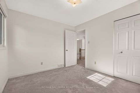 Photo 32 at 38 Bateman Drive, Nepean (Manordale), Ottawa