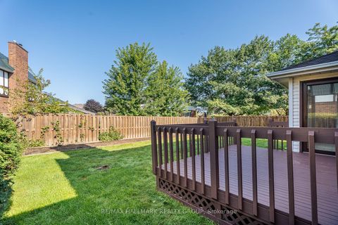 Photo 35 at 38 Bateman Drive, Nepean (Manordale), Ottawa