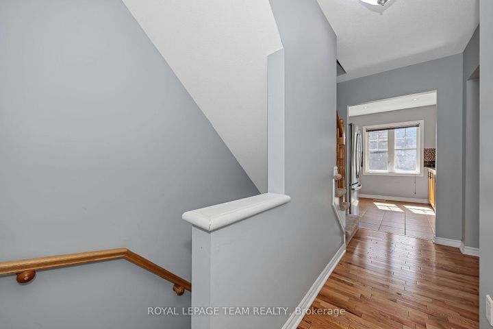Photo 6 at 2555 Waterlilly Way, Nepean (Heritage Park), Ottawa