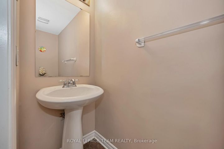 Photo 19 at 2555 Waterlilly Way, Nepean (Heritage Park), Ottawa