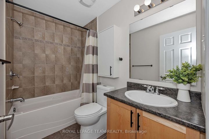 Photo 28 at 2555 Waterlilly Way, Nepean (Heritage Park), Ottawa