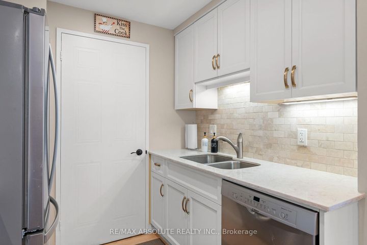 Photo 11 at 1109 - 80 Sandcastle Drive, Nepean (Leslie Park), Ottawa