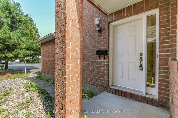 Photo 4 at 418 Beatrice Drive, Nepean (Longfields), Ottawa