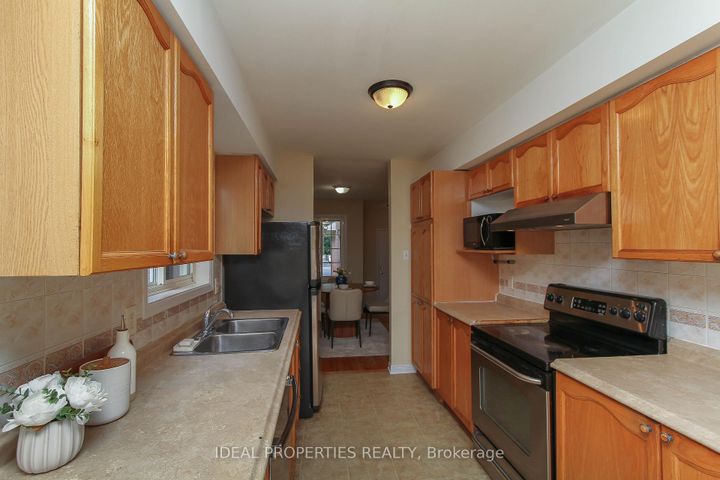 Photo 16 at 418 Beatrice Drive, Nepean (Longfields), Ottawa