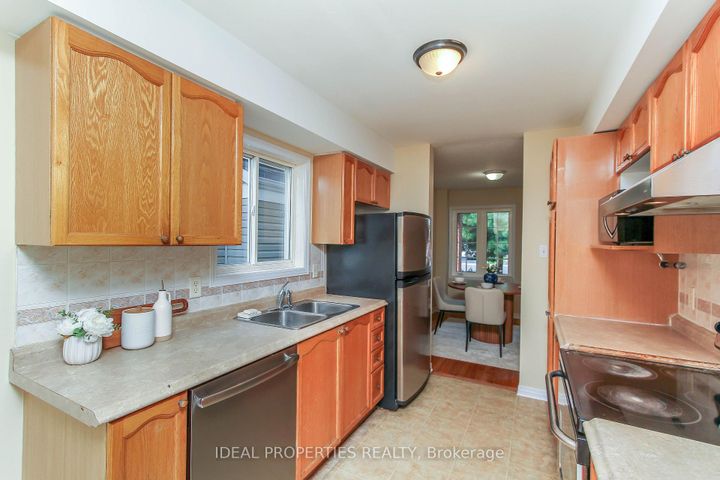 Photo 17 at 418 Beatrice Drive, Nepean (Longfields), Ottawa
