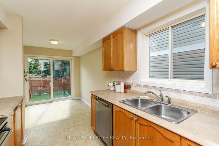 Photo 19 at 418 Beatrice Drive, Nepean (Longfields), Ottawa