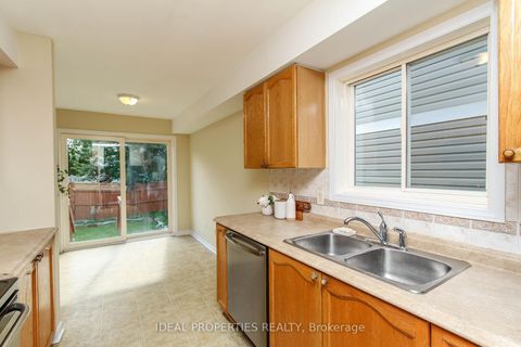 Photo 19 at 418 Beatrice Drive, Nepean (Longfields), Ottawa