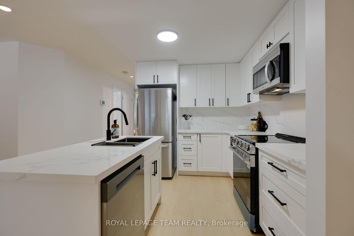Photo 11 at 2 - 369 Paseo Private, Nepean (Centrepointe), Ottawa