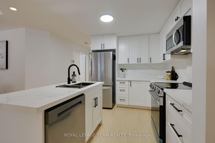 Photo 13 at 2 - 369 Paseo Private, Nepean (Centrepointe), Ottawa