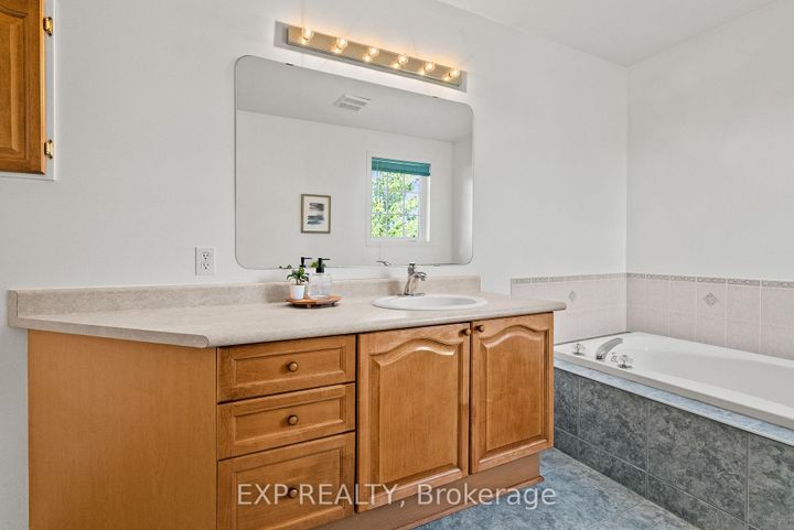 Photo 31 at 112 Redcliff Avenue, Nepean (Longfields), Ottawa