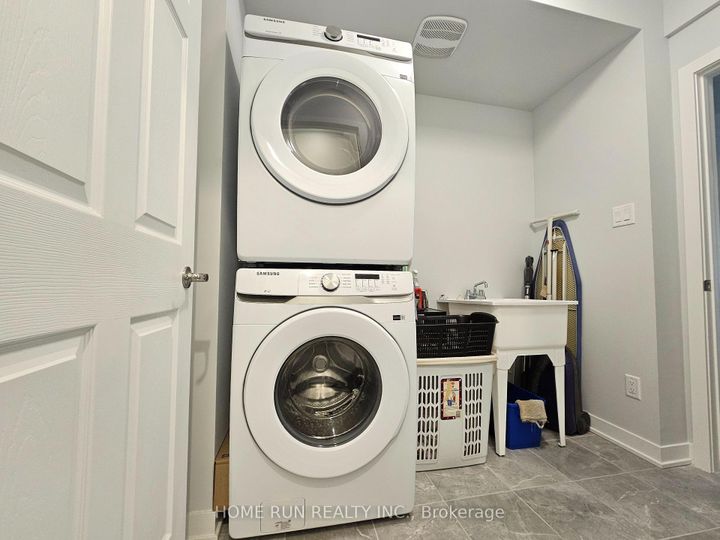 Photo 18 at 312 Parallax Private, Nepean (Half Moon Bay), Ottawa