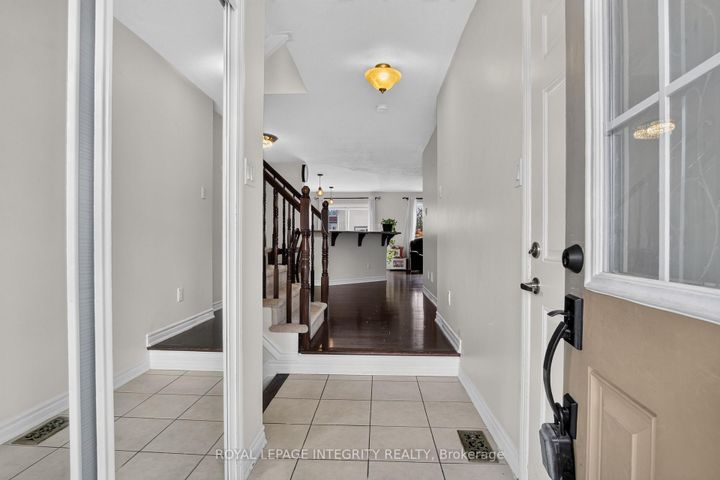 Photo 4 at 414 MEADOWHAWK Crescent, Nepean (Half Moon Bay), Ottawa