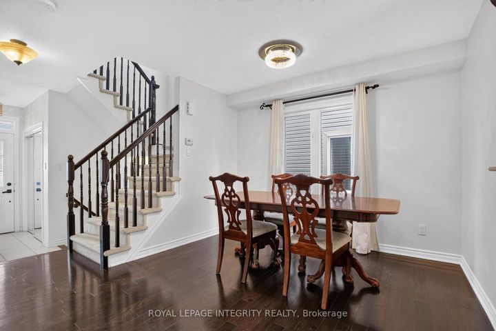 Photo 5 at 414 MEADOWHAWK Crescent, Nepean (Half Moon Bay), Ottawa