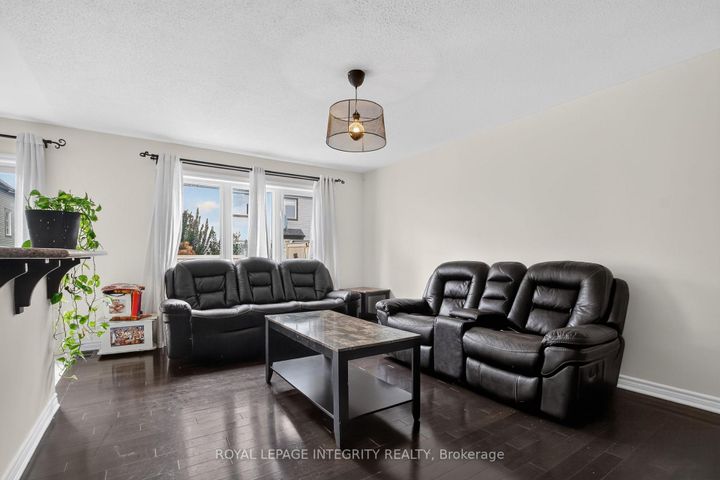 Photo 8 at 414 MEADOWHAWK Crescent, Nepean (Half Moon Bay), Ottawa